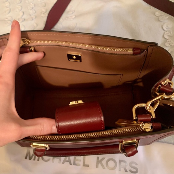 Michael Kors small wine coloured purse - Picture 6 of 12